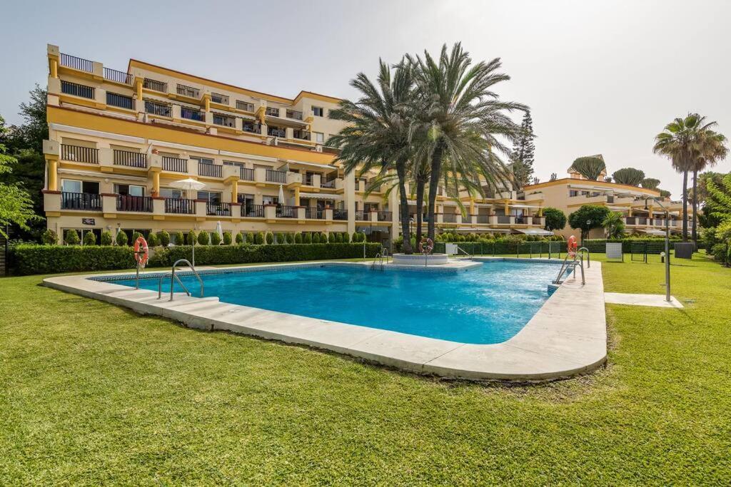 Oleholidays 1133 Romana Playa Primera Linea Playa Marbella Exteriör bild